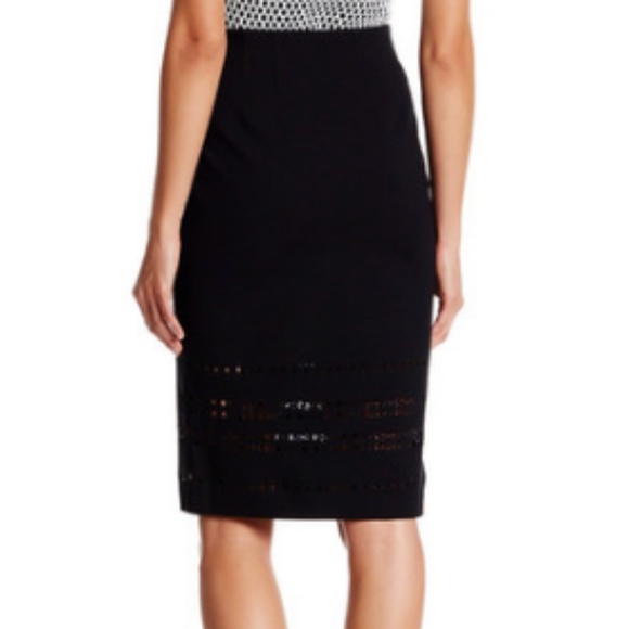 1 Left! Medium Amanda & Chelsea Laser Cut Skirt - Picture 3 of 3